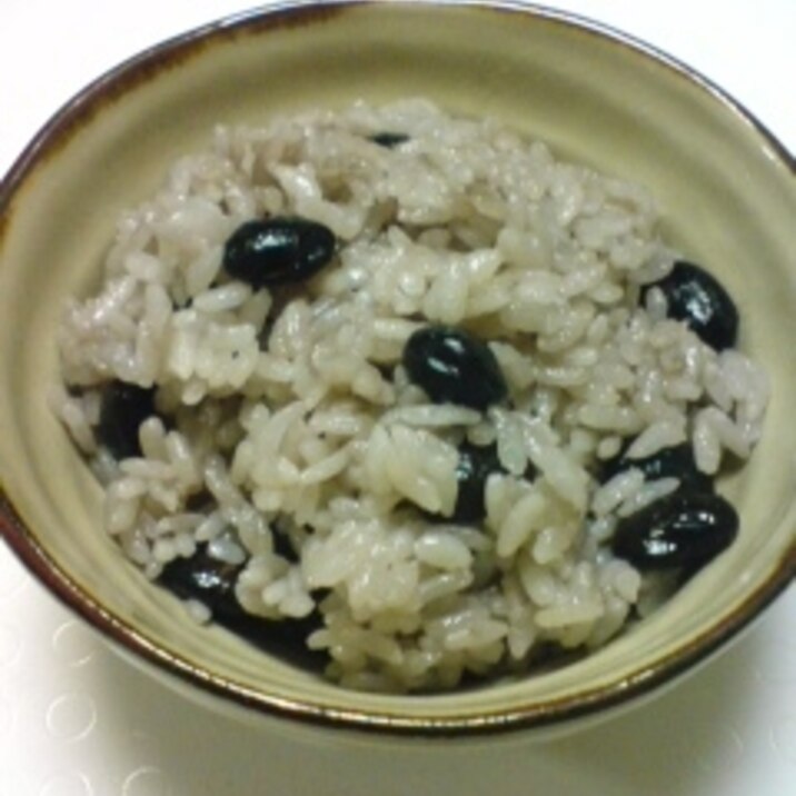 にがり入りの黒豆ご飯